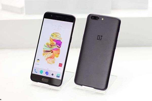 一加直屏手机爆料视频,极致视觉体验即将来袭  第1张